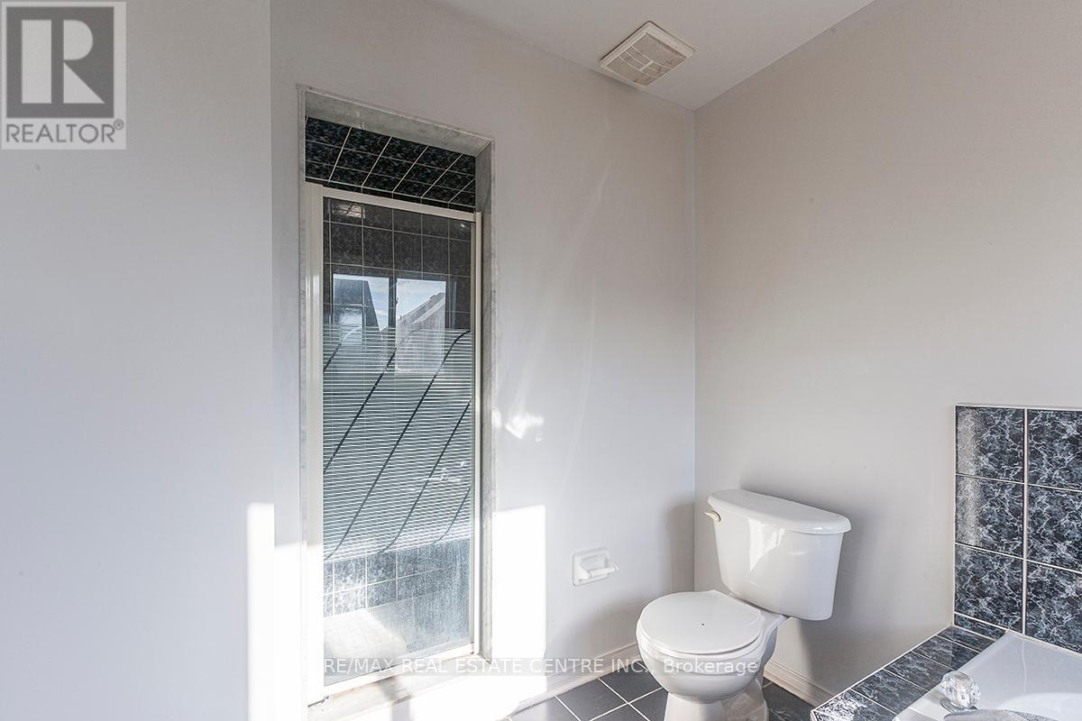 3888 Barley Trail S, Mississauga, Ontario  L5M 6N2 - Photo 29 - W12451646