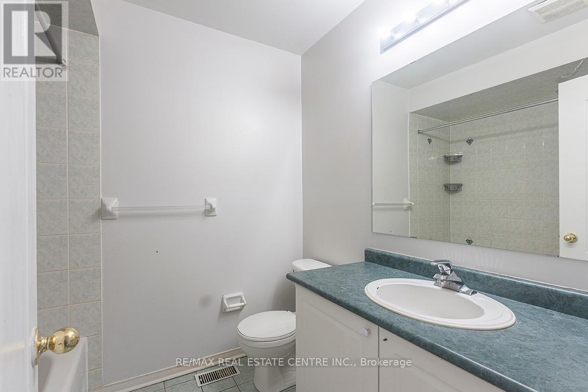 3888 Barley Trail S, Mississauga, Ontario  L5M 6N2 - Photo 40 - W12451646