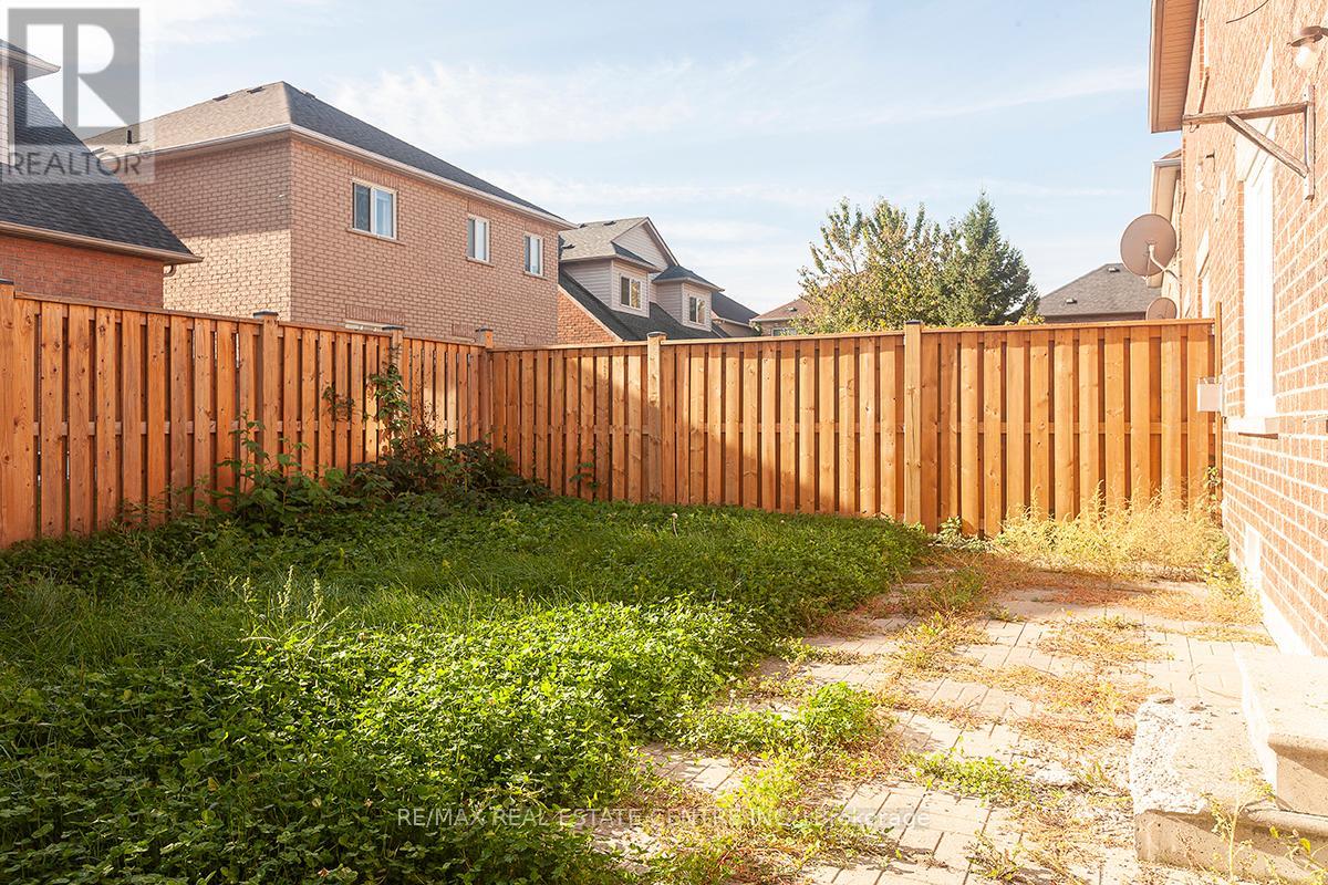 3888 Barley Trail S, Mississauga, Ontario  L5M 6N2 - Photo 48 - W12451646