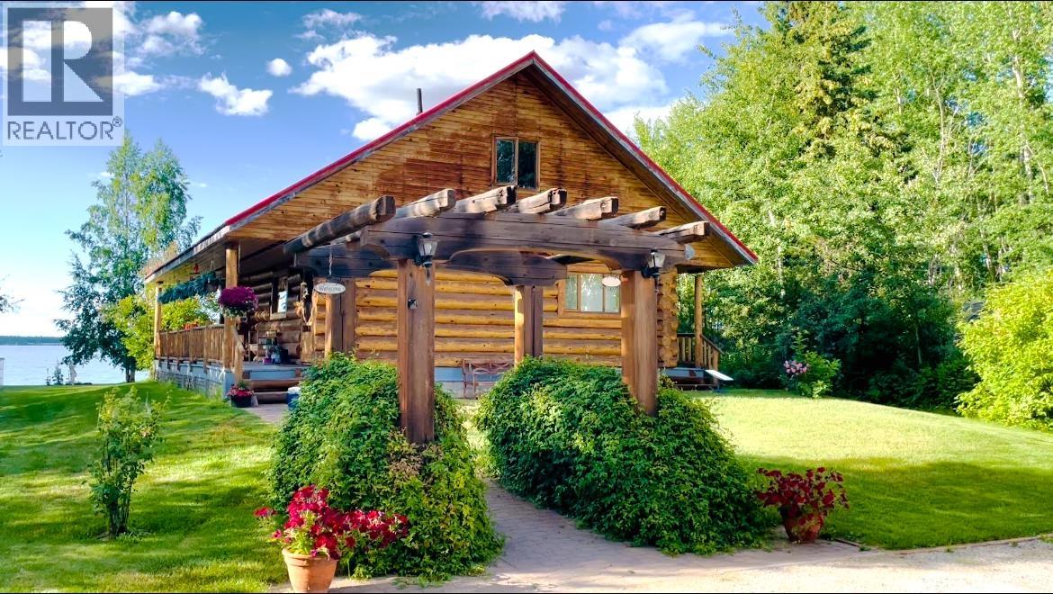 7008 YORK DRIVE, Vanderhoof, British Columbia