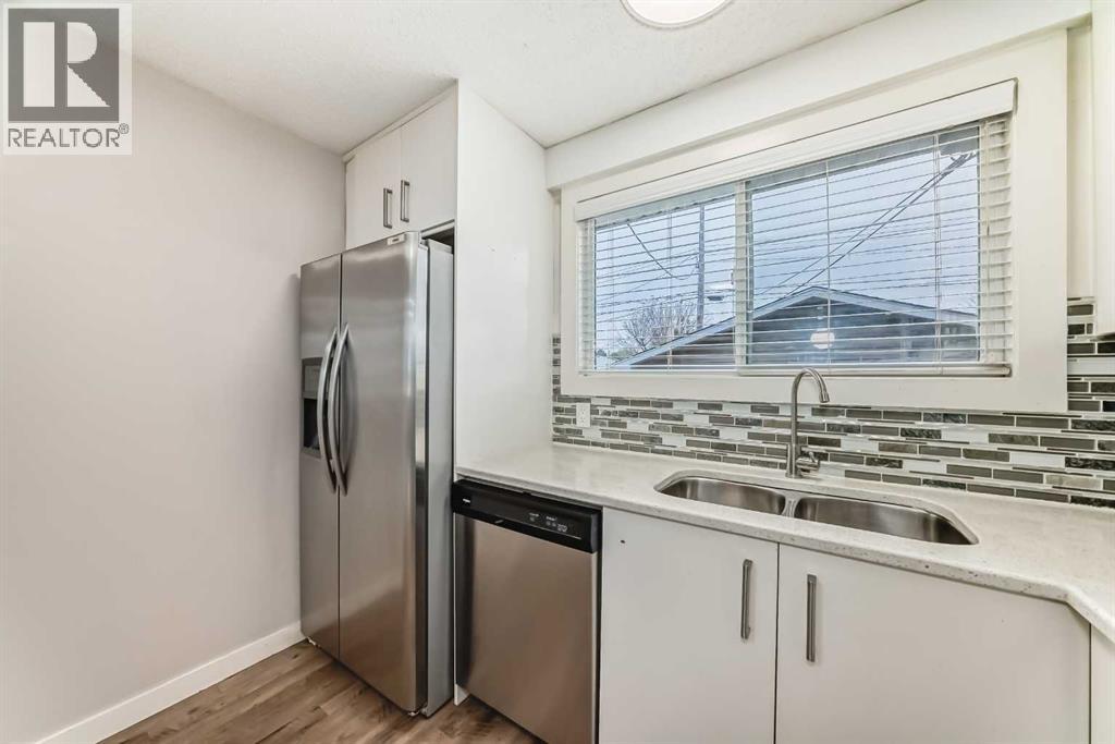 3224 41 Street Se, Calgary, Alberta  T2B 1E5 - Photo 7 - A2264185