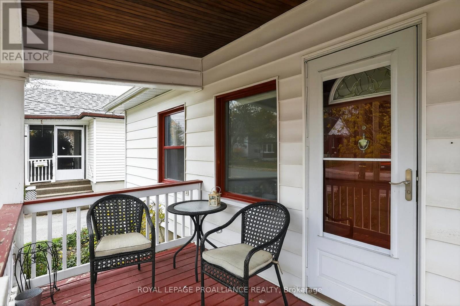 410 Dublin Street, Peterborough (Town Ward 3), Ontario  K9H 3C9 - Photo 3 - X12517246