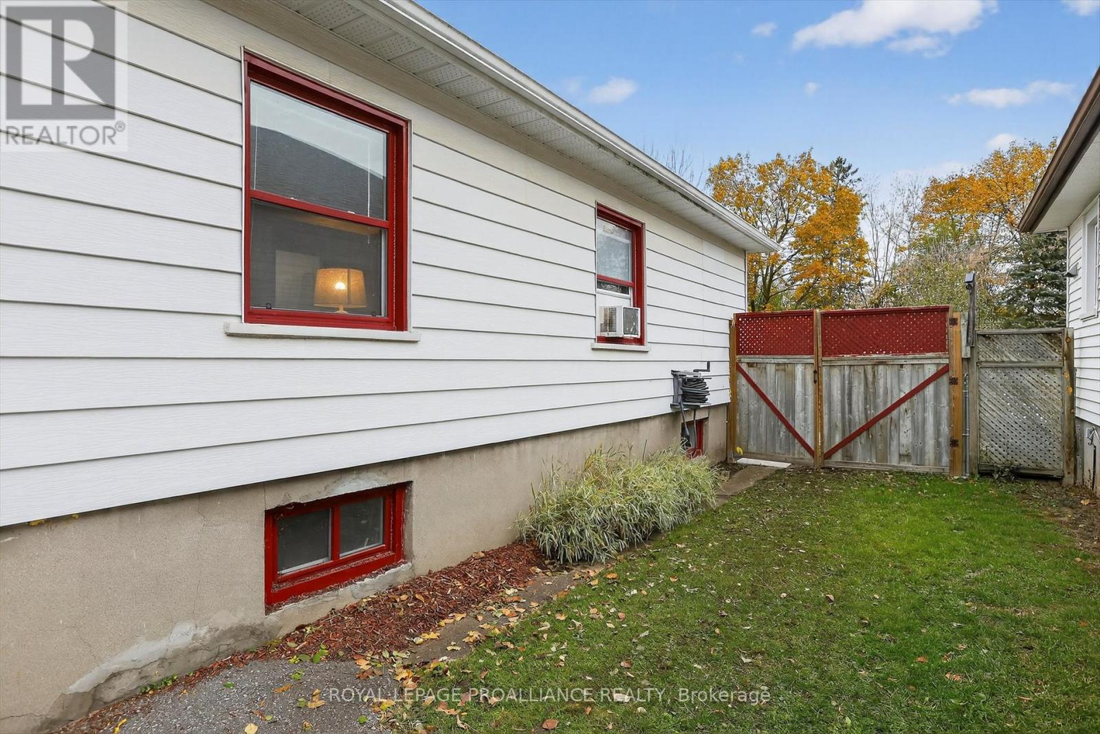 410 Dublin Street, Peterborough (Town Ward 3), Ontario  K9H 3C9 - Photo 30 - X12517246