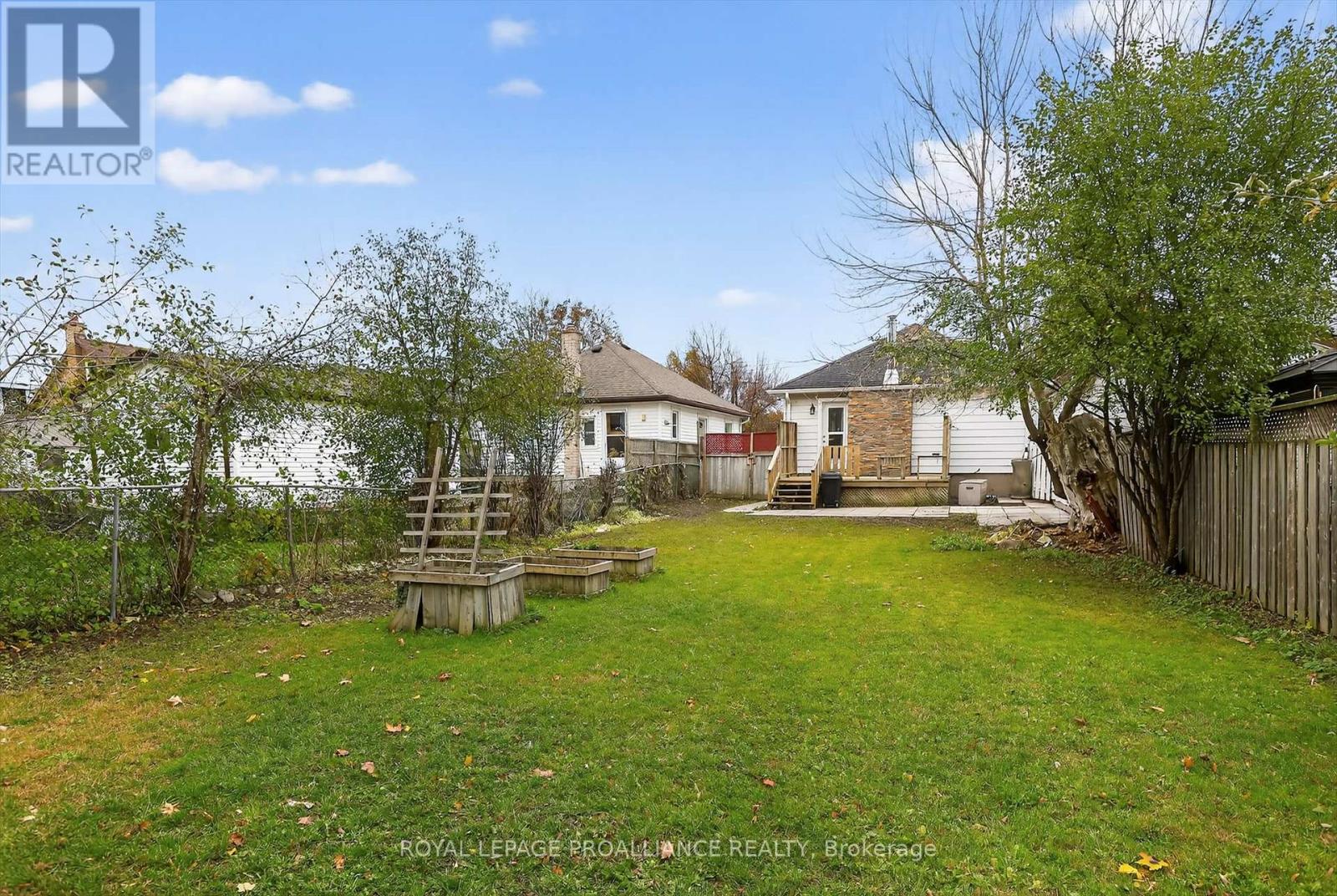 410 Dublin Street, Peterborough (Town Ward 3), Ontario  K9H 3C9 - Photo 39 - X12517246