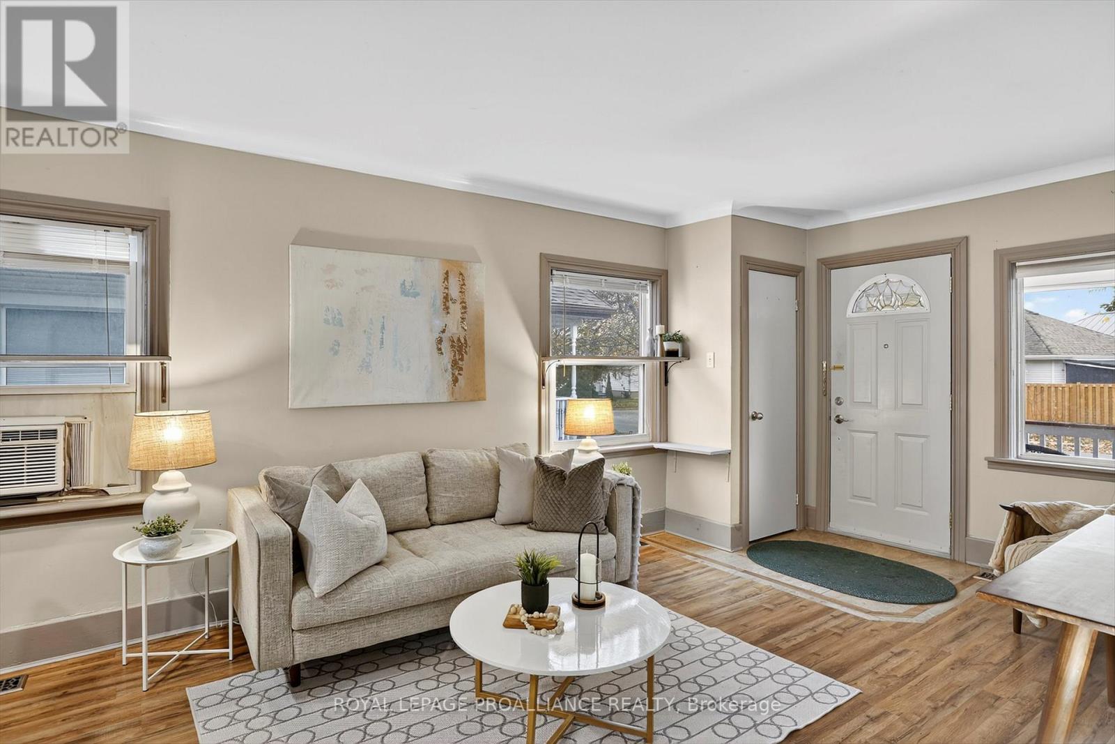 410 Dublin Street, Peterborough (Town Ward 3), Ontario  K9H 3C9 - Photo 7 - X12517246