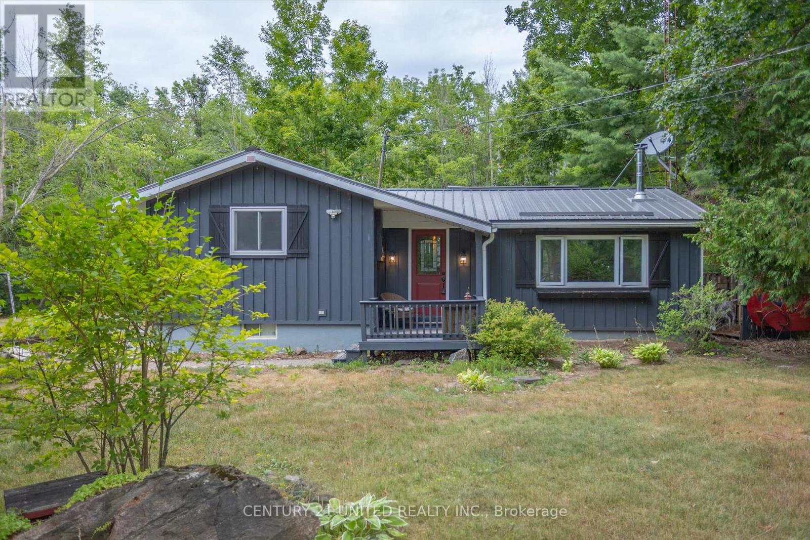 55 Northern Avenue, Trent Lakes, Ontario K0M 1A0 - Photo 1 - X12517408