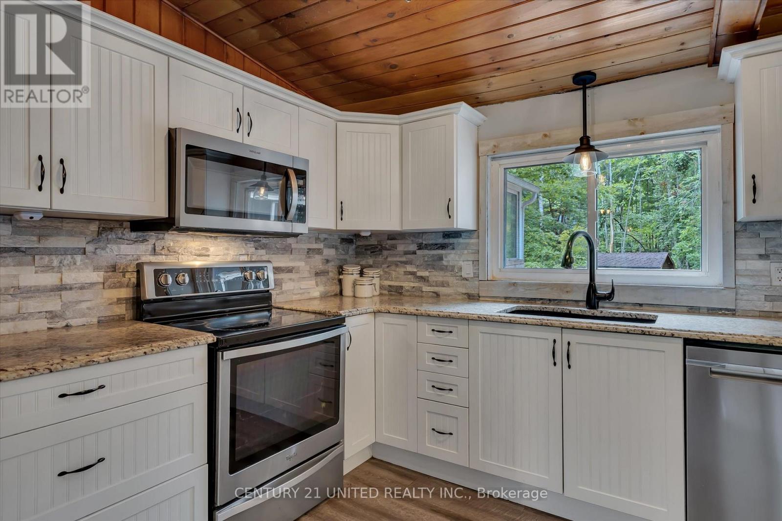 55 Northern Avenue, Trent Lakes, Ontario K0M 1A0 - Photo 11 - X12517408