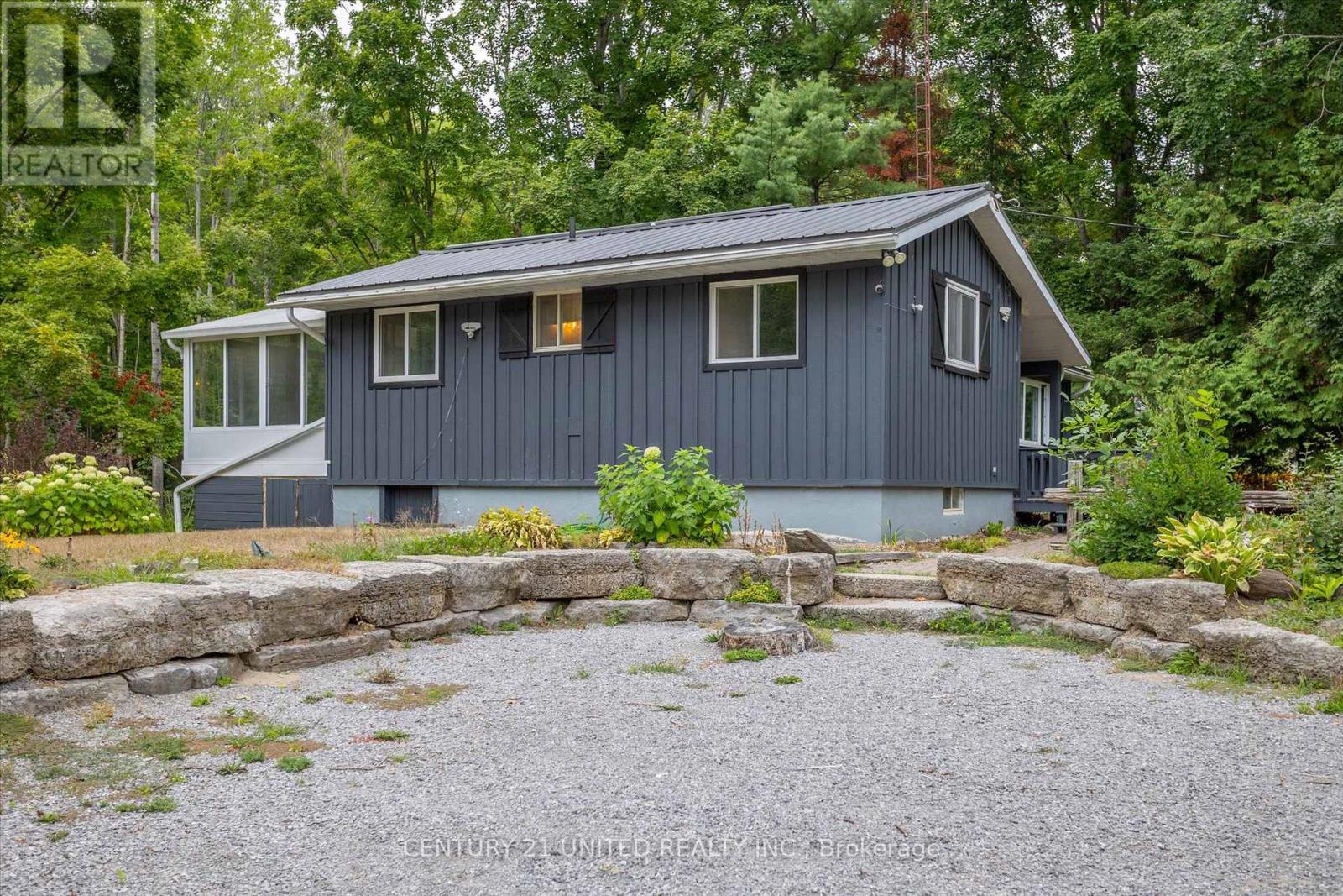 55 Northern Avenue, Trent Lakes, Ontario K0M 1A0 - Photo 35 - X12517408