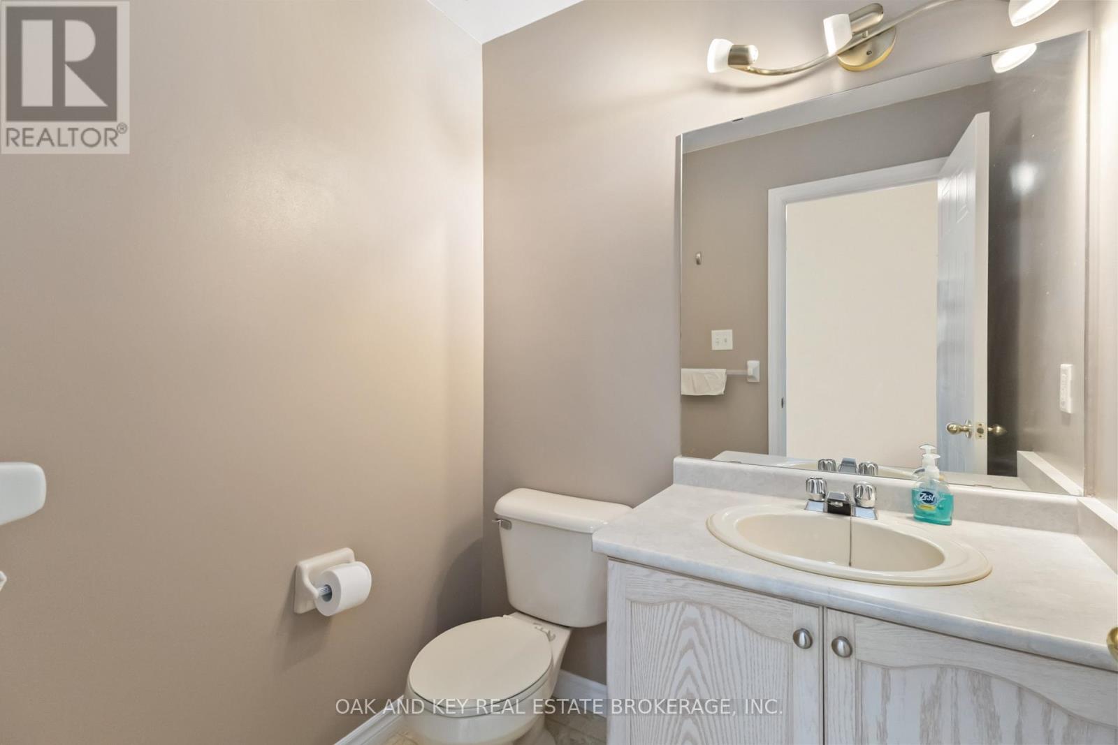 2588 Meadowgate Boulevard, London South (South U), Ontario  N6M 1L8 - Photo 11 - X12517356