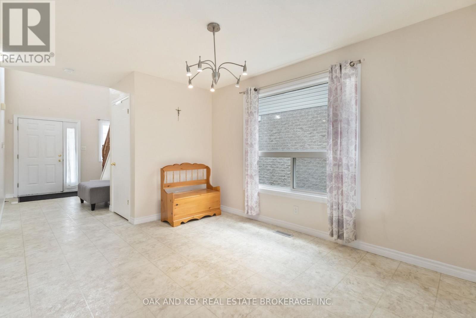 2588 Meadowgate Boulevard, London South (South U), Ontario  N6M 1L8 - Photo 12 - X12517356