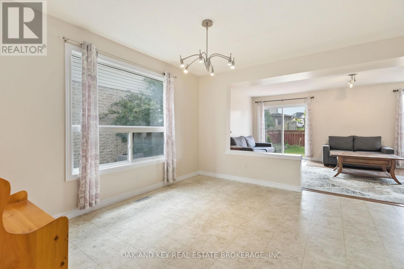 2588 Meadowgate Boulevard, London South (South U), Ontario  N6M 1L8 - Photo 13 - X12517356