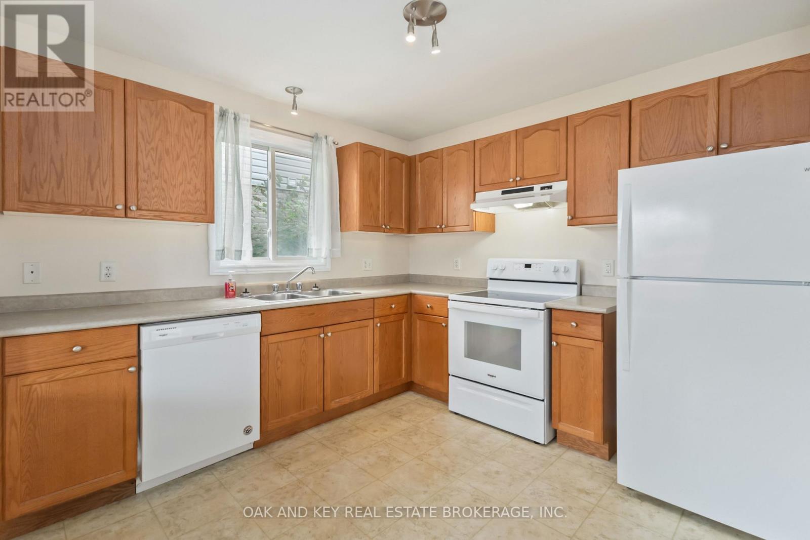 2588 Meadowgate Boulevard, London South (South U), Ontario  N6M 1L8 - Photo 25 - X12517356