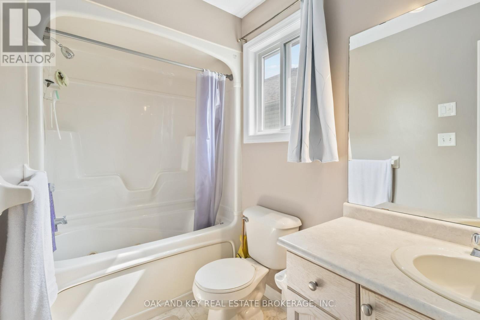 2588 Meadowgate Boulevard, London South (South U), Ontario  N6M 1L8 - Photo 34 - X12517356