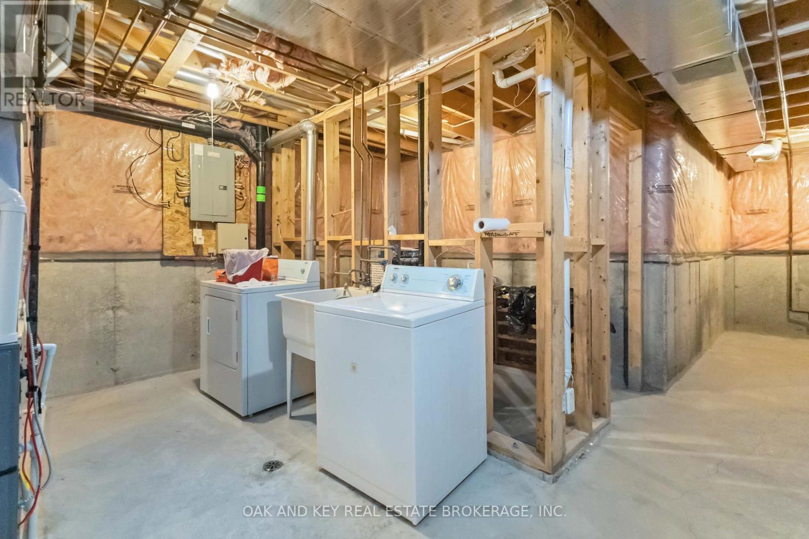 2588 Meadowgate Boulevard, London South (South U), Ontario  N6M 1L8 - Photo 39 - X12517356