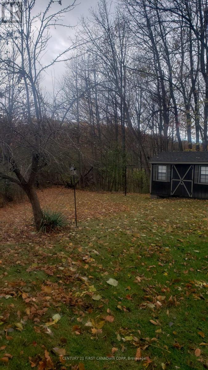 29 Balfour Place, London East, Ontario  N5W 4V7 - Photo 6 - X12517366