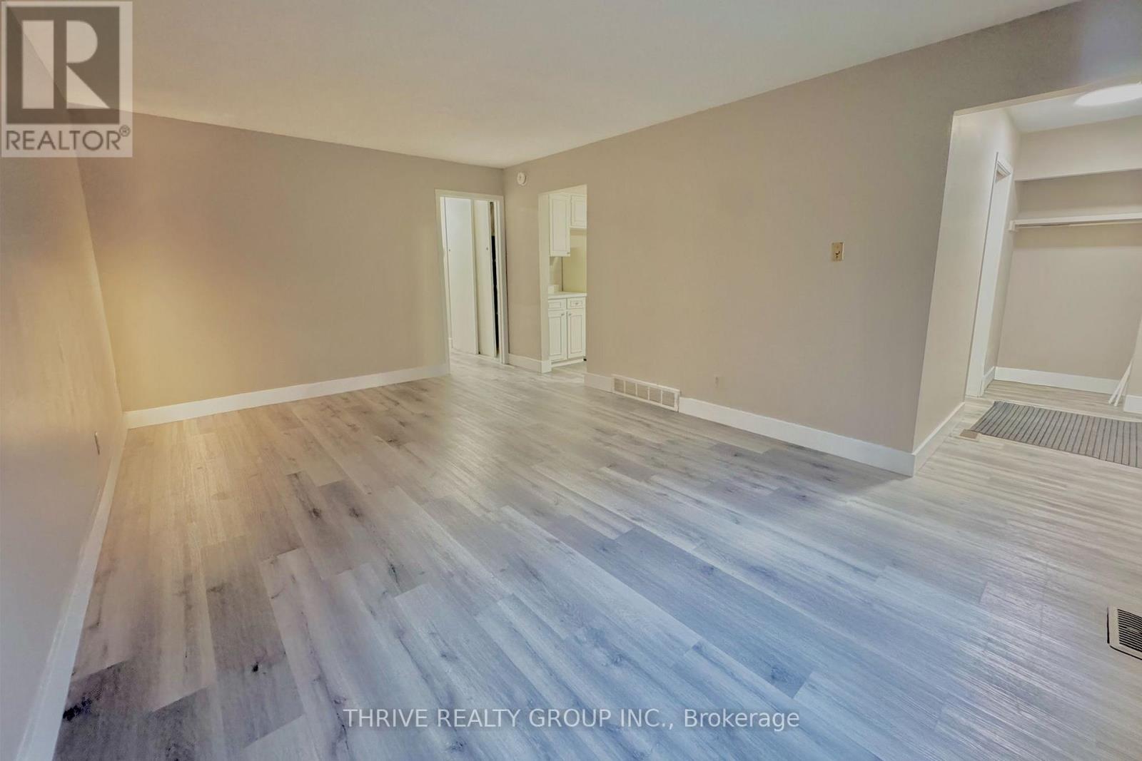 Upper - 101 Culver Crescent, London East, Ontario  N5V 3G3 - Photo 4 - X12517376