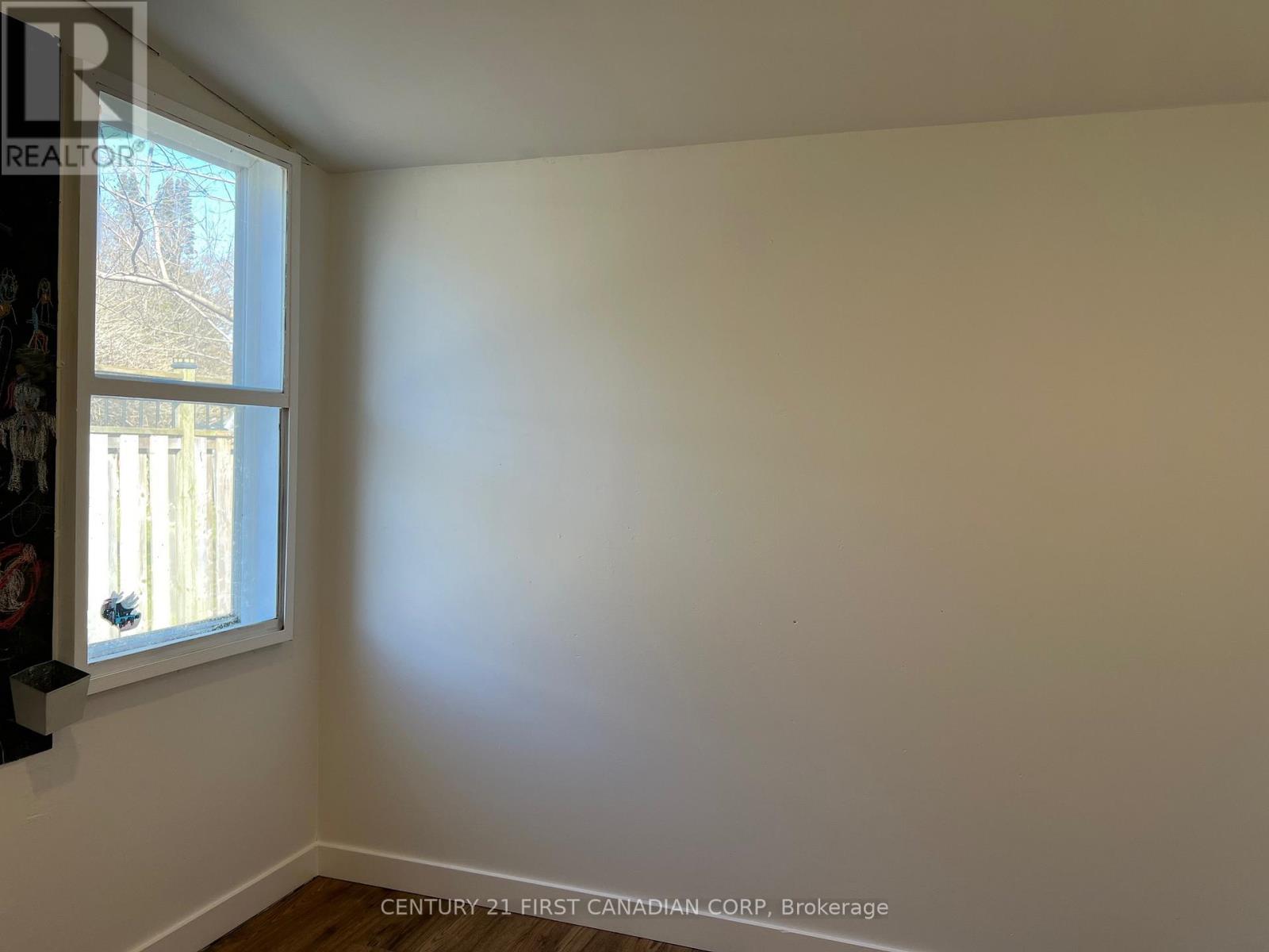 3 - 331 Erie Street, Central Elgin (Port Stanley), Ontario  N5L 1E3 - Photo 4 - X12517470