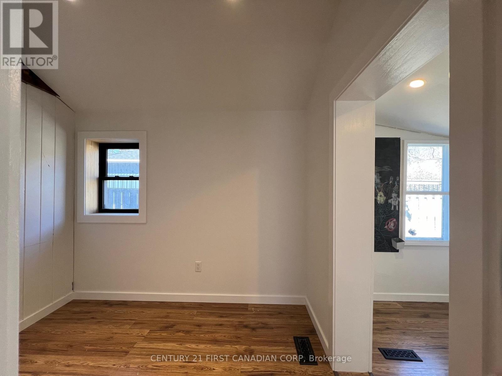 3 - 331 Erie Street, Central Elgin (Port Stanley), Ontario  N5L 1E3 - Photo 8 - X12517470