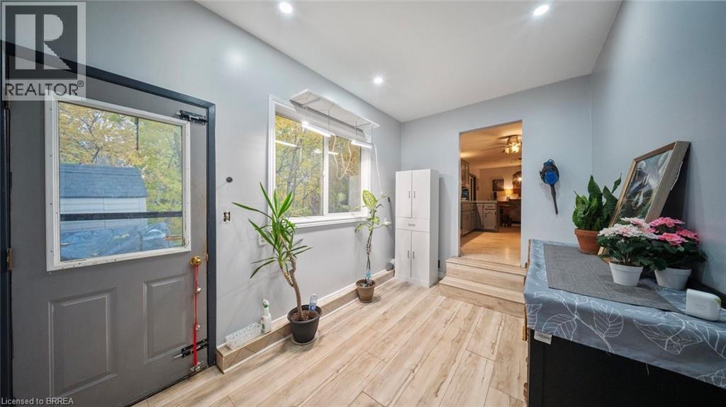 44 Locks Road, Brantford, Ontario  N3S 6Y9 - Photo 4 - 40786146