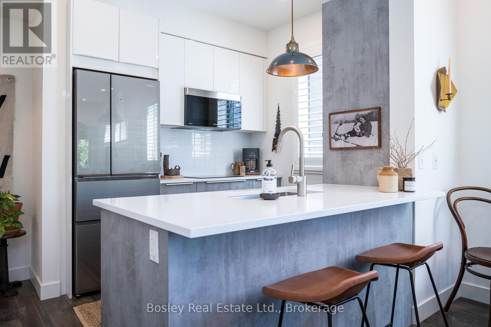 101 - 18 Beckwith Lane, Blue Mountains, Ontario L9Y 2X5 - Photo 10 - X12328454