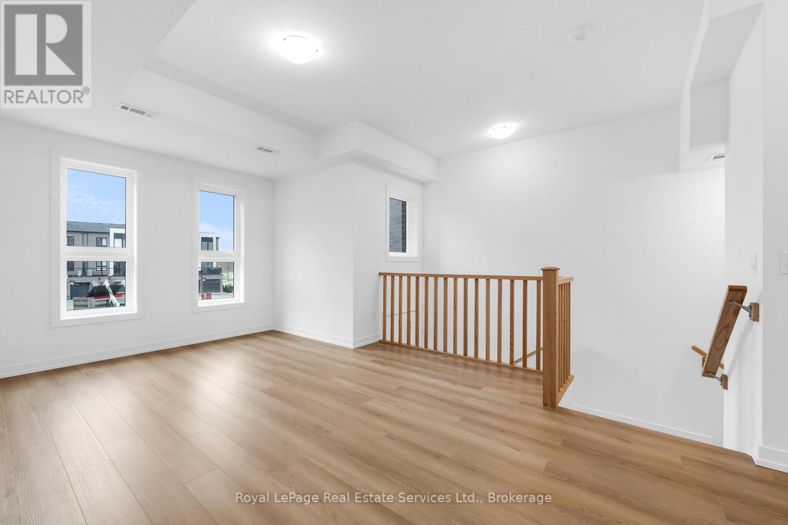 25 - 70 Kenesky Drive, Hamilton, Ontario  L8B 1Y4 - Photo 2 - X12517372