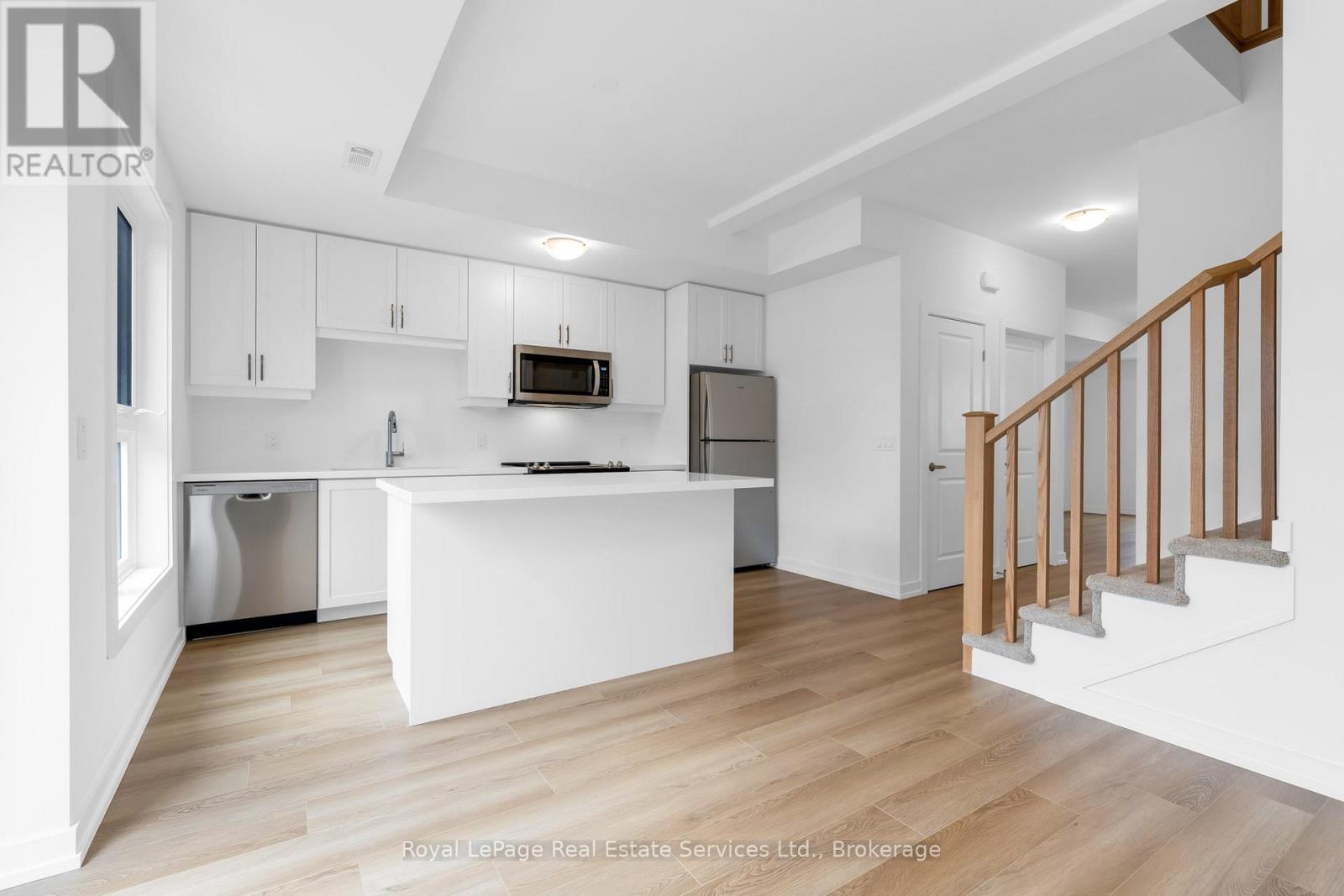 25 - 70 Kenesky Drive, Hamilton, Ontario  L8B 1Y4 - Photo 5 - X12517372