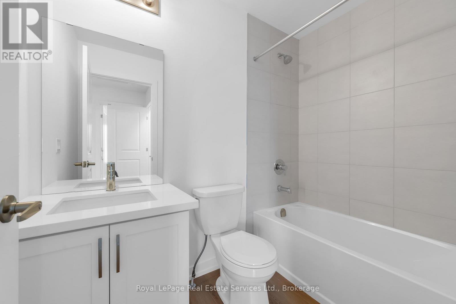 25 - 70 Kenesky Drive, Hamilton, Ontario  L8B 1Y4 - Photo 9 - X12517372