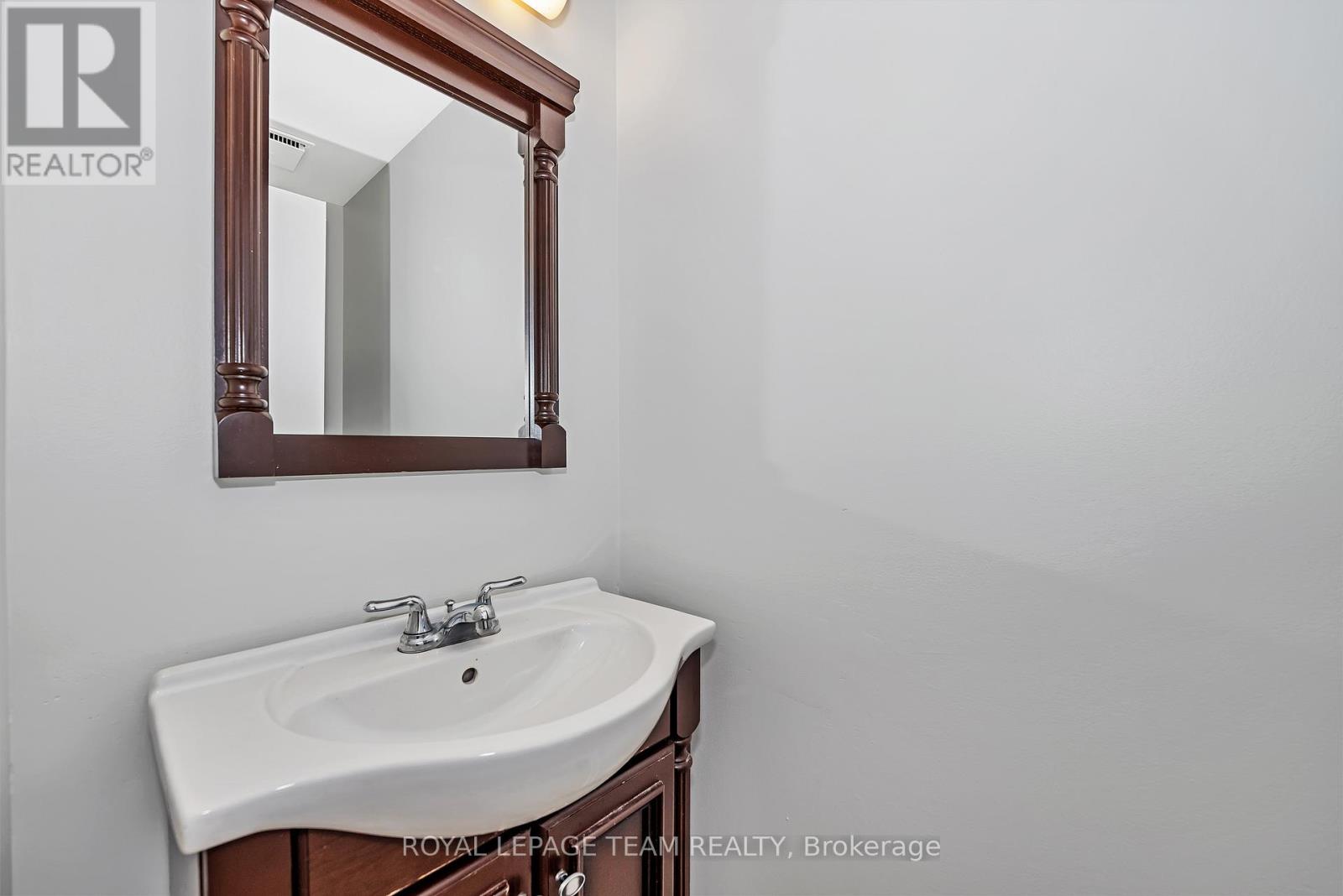 10 - 31 Malvern Drive, Ottawa, Ontario K2J 1M8 - Photo 8 - X12517322