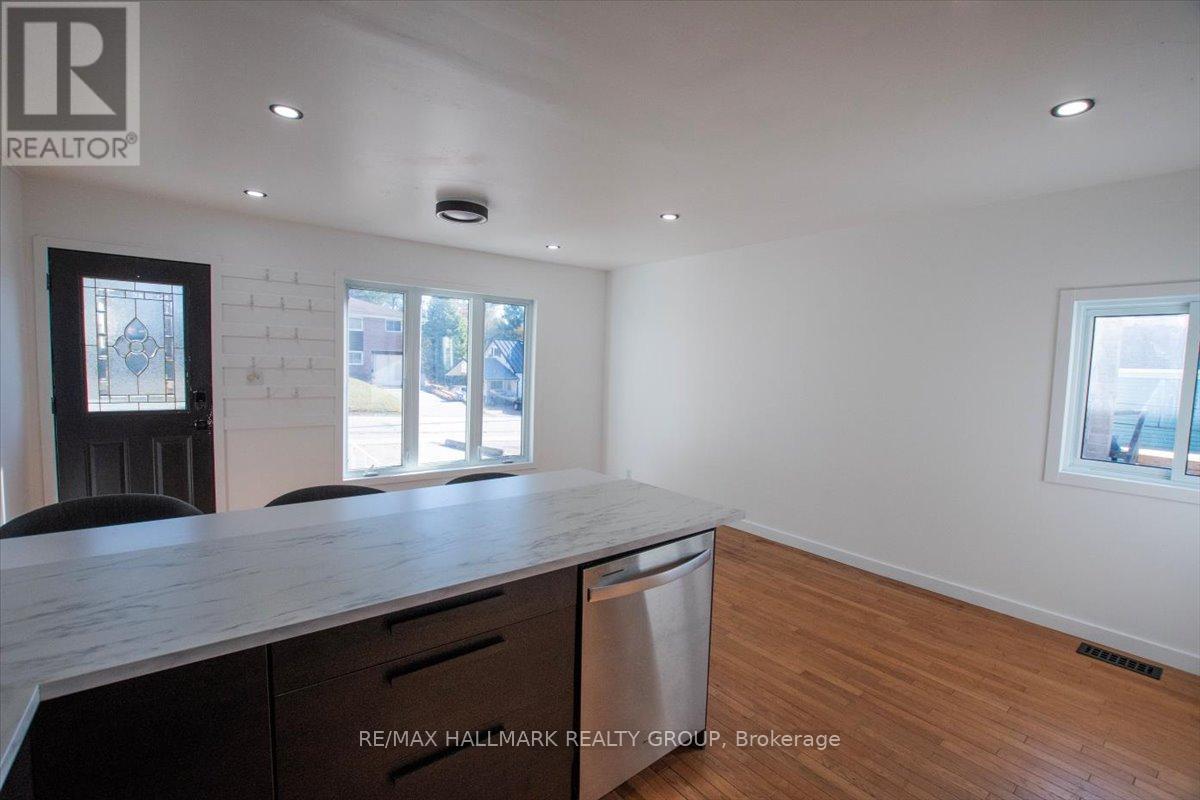 367 Princess Street W, North Bay (Central), Ontario  P1B 6C7 - Photo 6 - X12517396