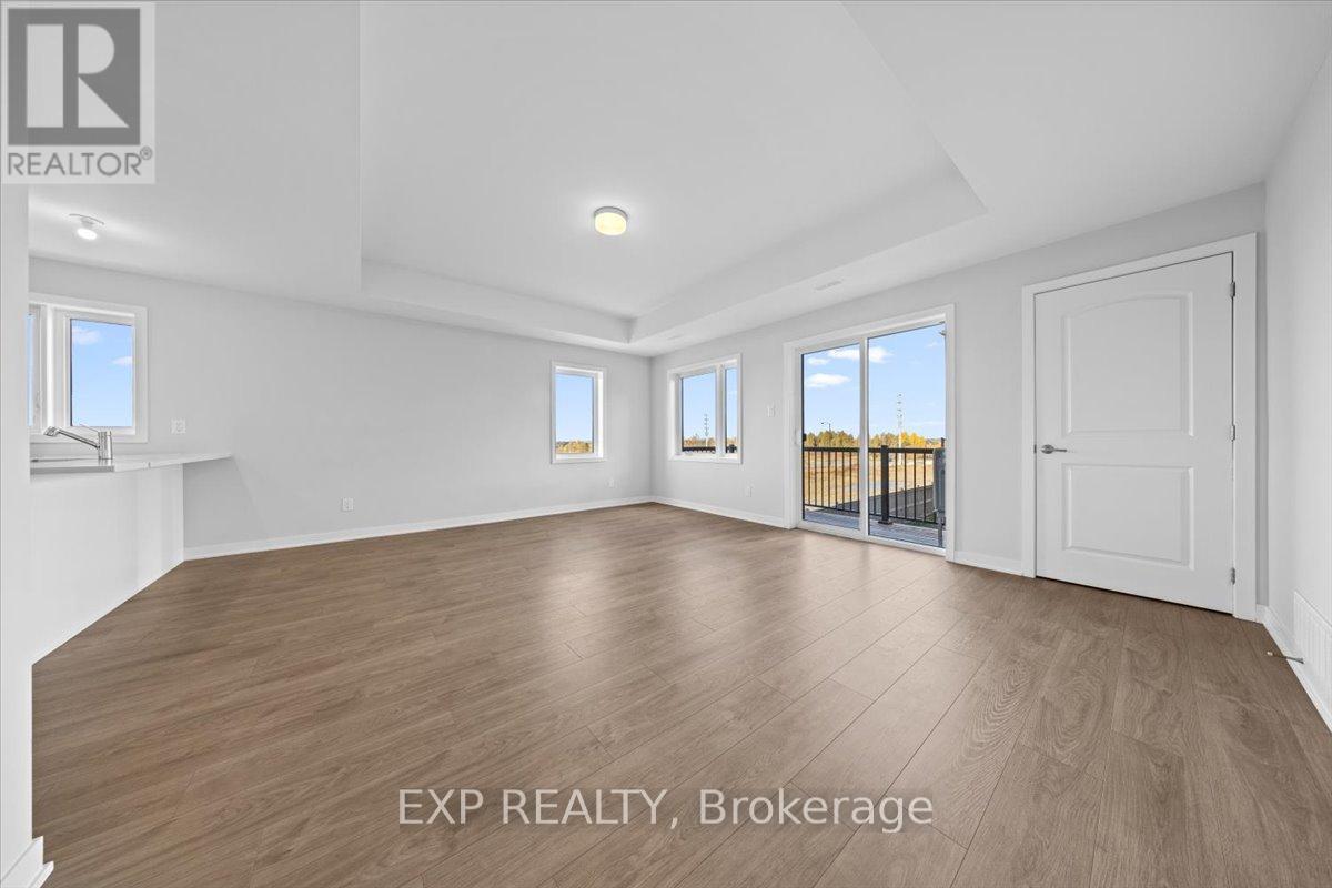 110 Parnian Private, Ottawa, Ontario  K2J 4H7 - Photo 4 - X12517466