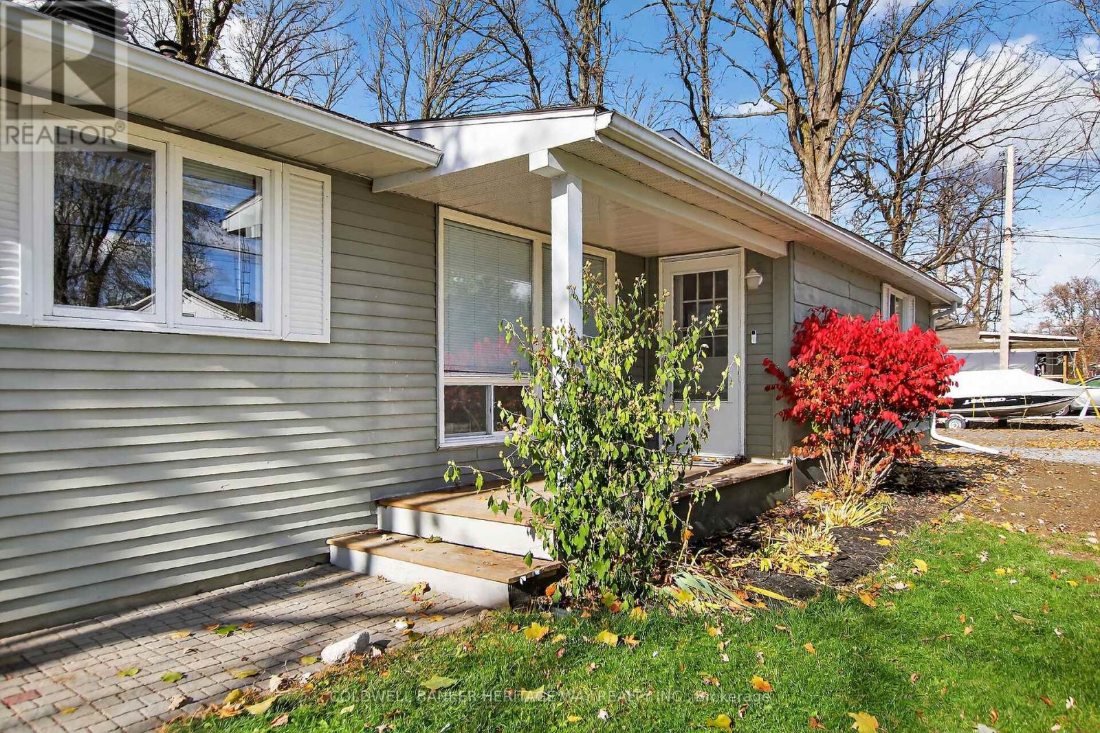 110 Elm Avenue, Beckwith, Ontario  K7C 0C4 - Photo 3 - X12517504