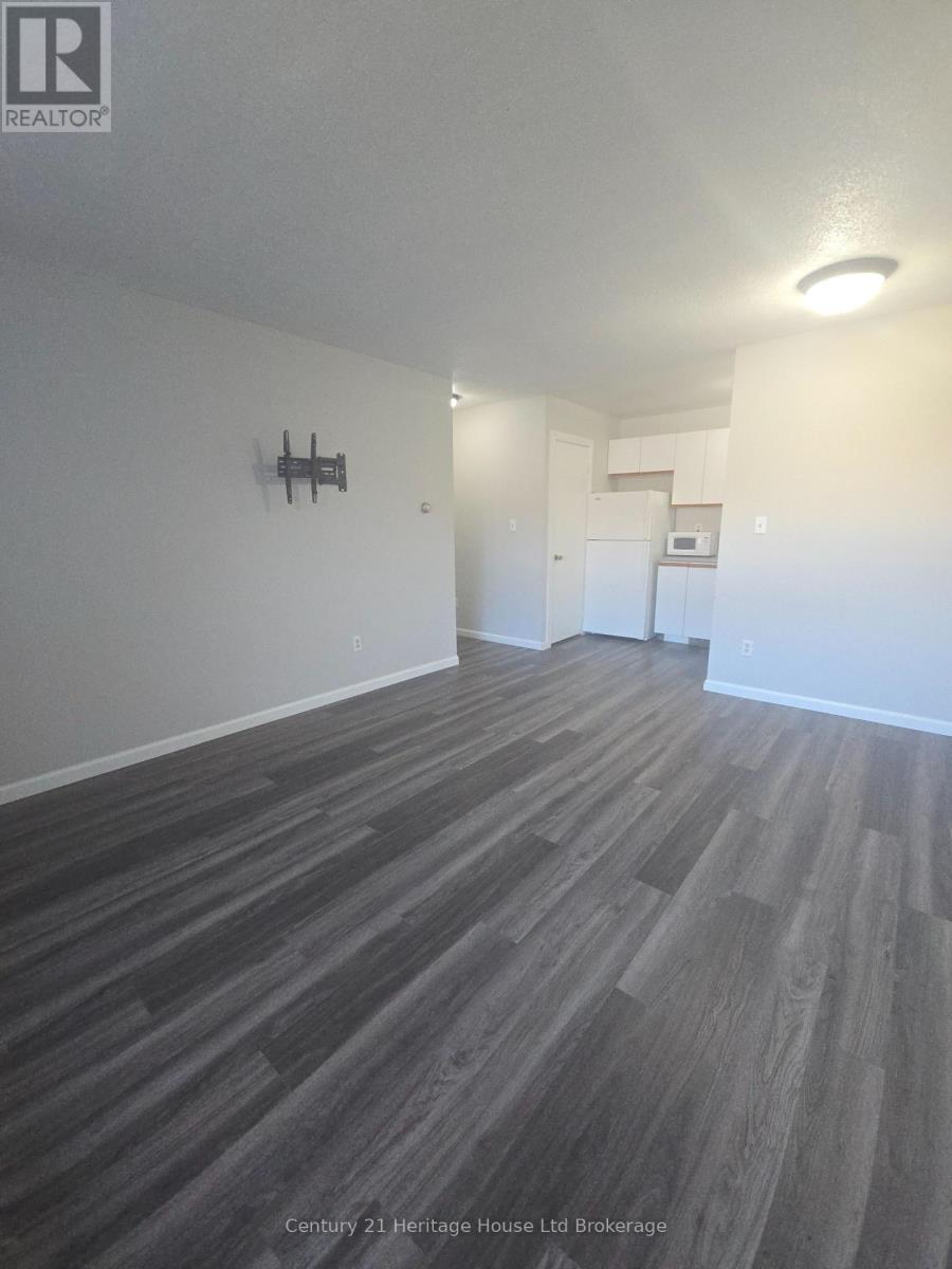 46 - 56 Hiawatha Road, Woodstock (Woodstock - North), Ontario  N4T 1P2 - Photo 6 - X12517298