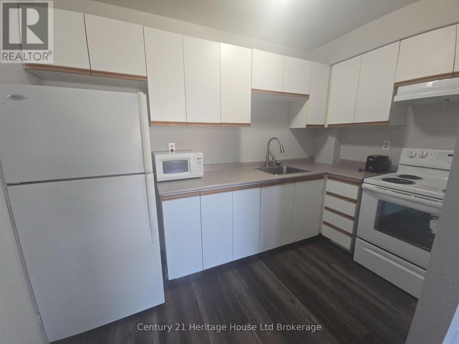 46 - 56 Hiawatha Road, Woodstock (Woodstock - North), Ontario  N4T 1P2 - Photo 7 - X12517298