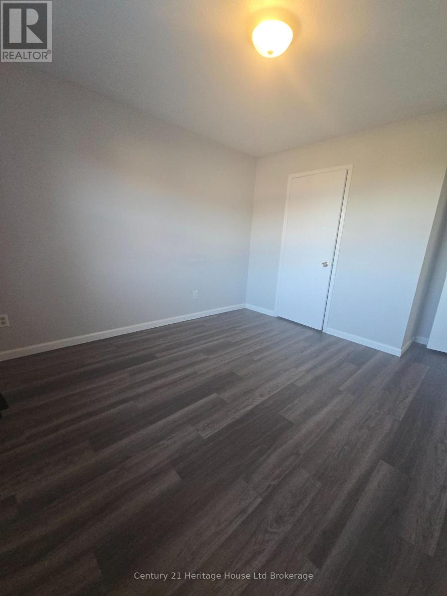 46 - 56 Hiawatha Road, Woodstock (Woodstock - North), Ontario  N4T 1P2 - Photo 8 - X12517298