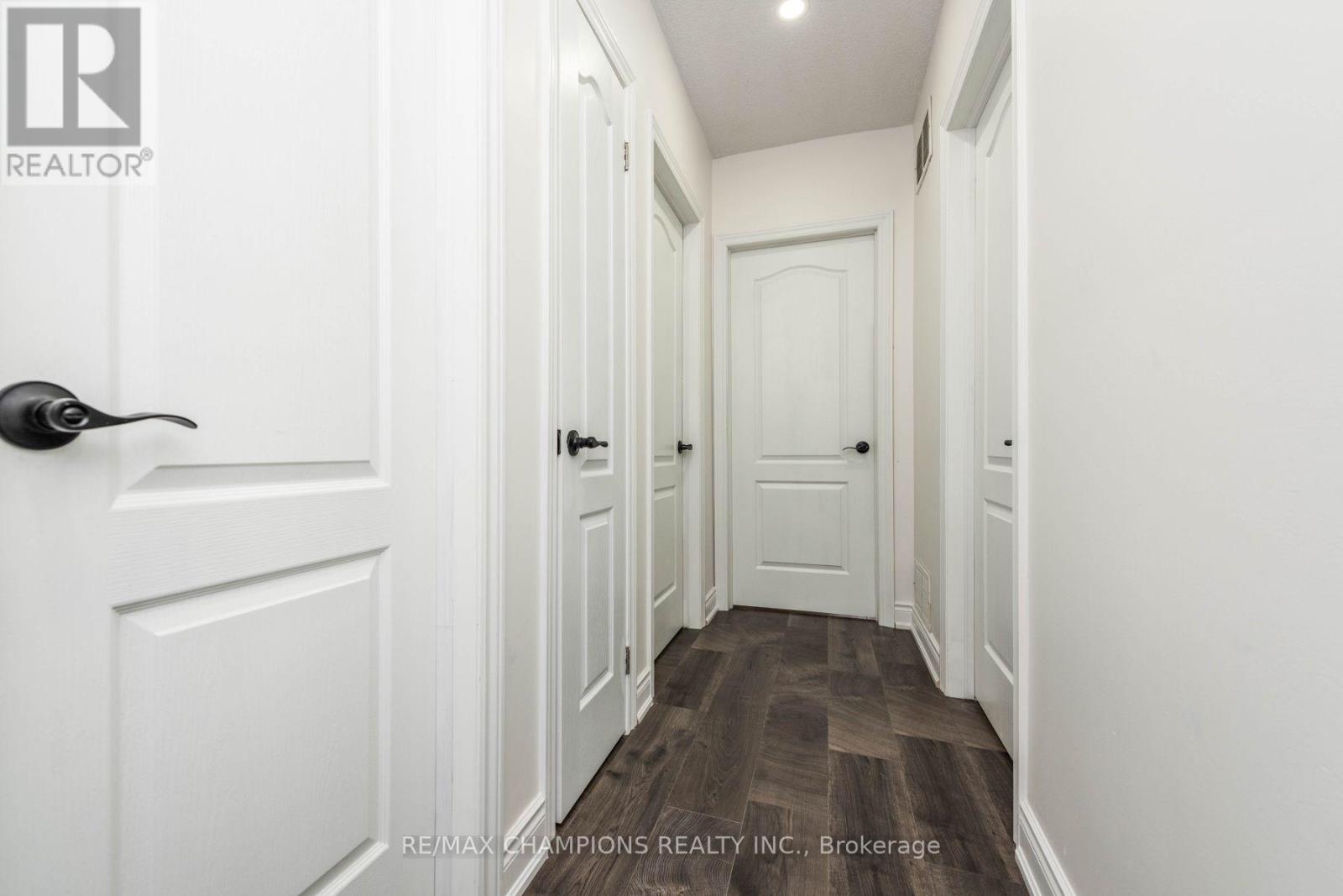 11 Crosswood Lane, Brampton, Ontario L6V 3M1 - Photo 16 - W12487547