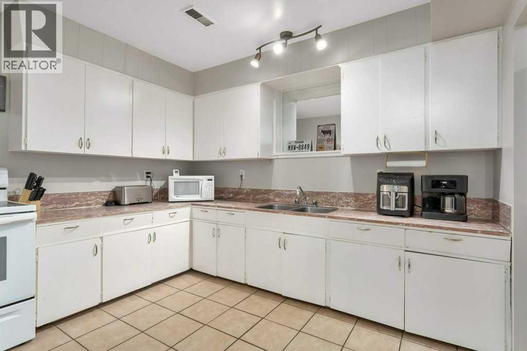 5702 West Park Crescent, Red Deer, Alberta  T4N 1E5 - Photo 26 - A2268137