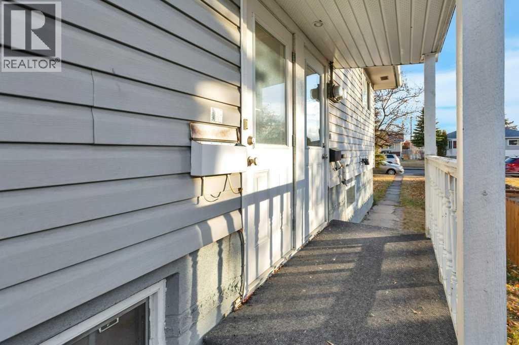 5702 West Park Crescent, Red Deer, Alberta  T4N 1E5 - Photo 3 - A2268137