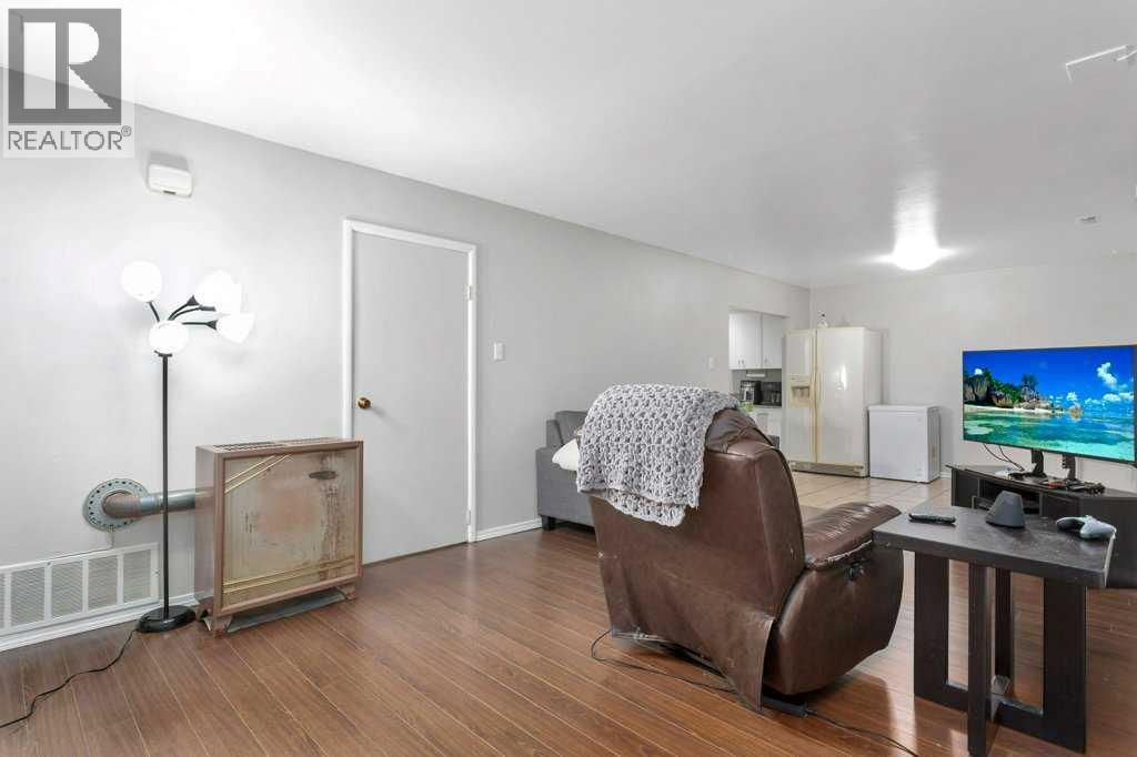 5702 West Park Crescent, Red Deer, Alberta  T4N 1E5 - Photo 36 - A2268137