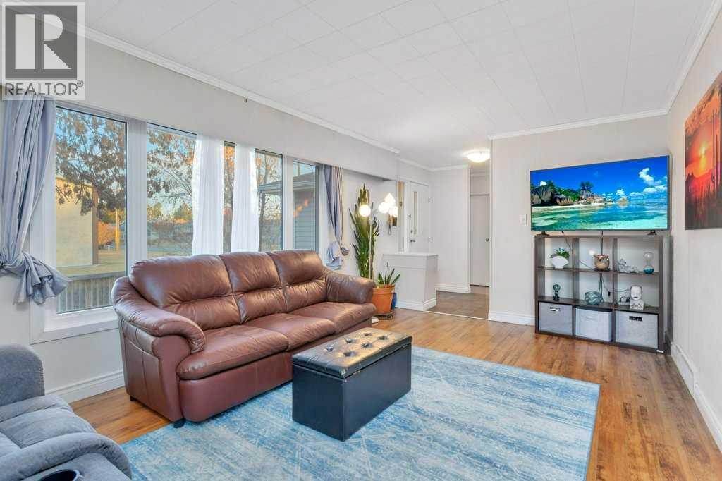 5702 West Park Crescent, Red Deer, Alberta  T4N 1E5 - Photo 8 - A2268137