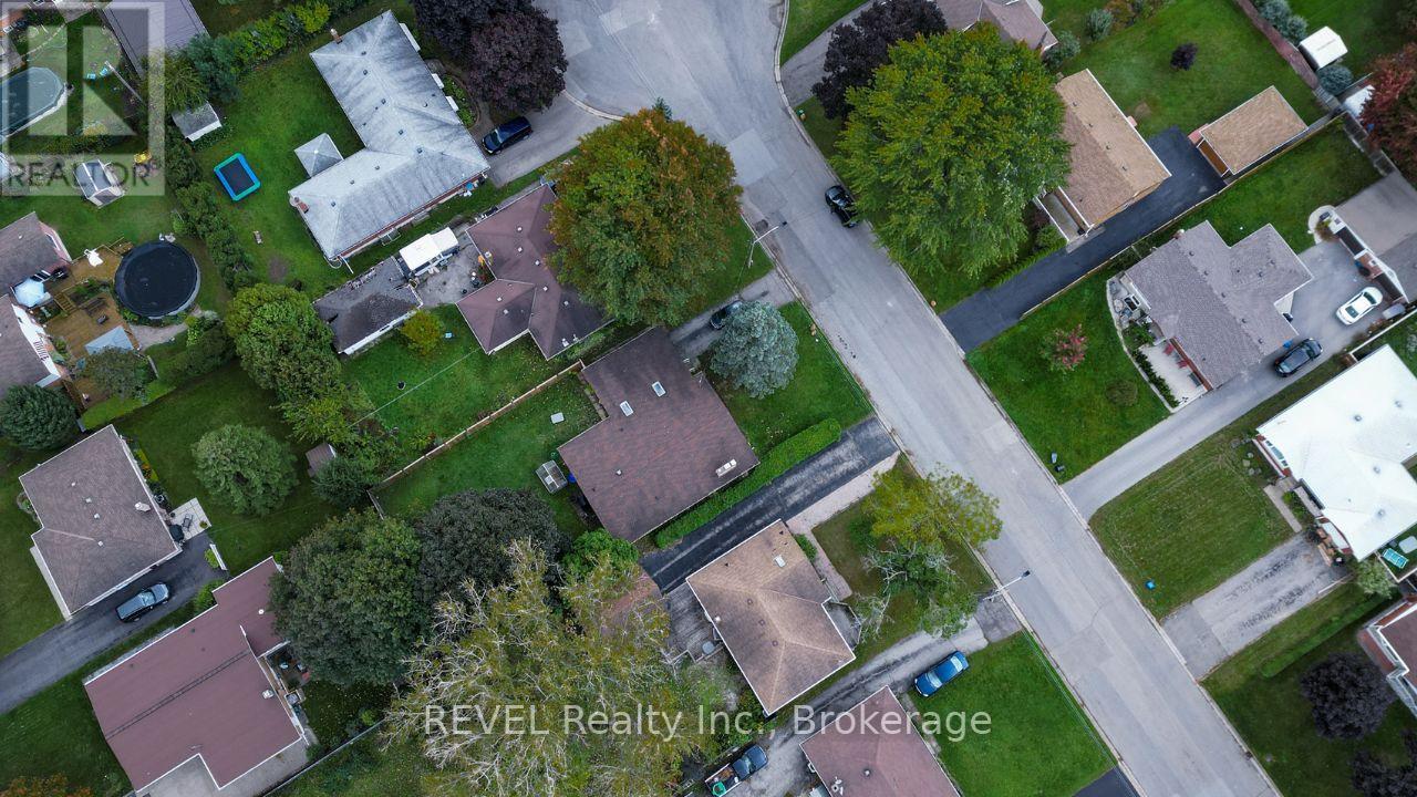 510 Lloyd Avenue, Welland (Prince Charles), Ontario  L3C 2Z5 - Photo 2 - X12517284