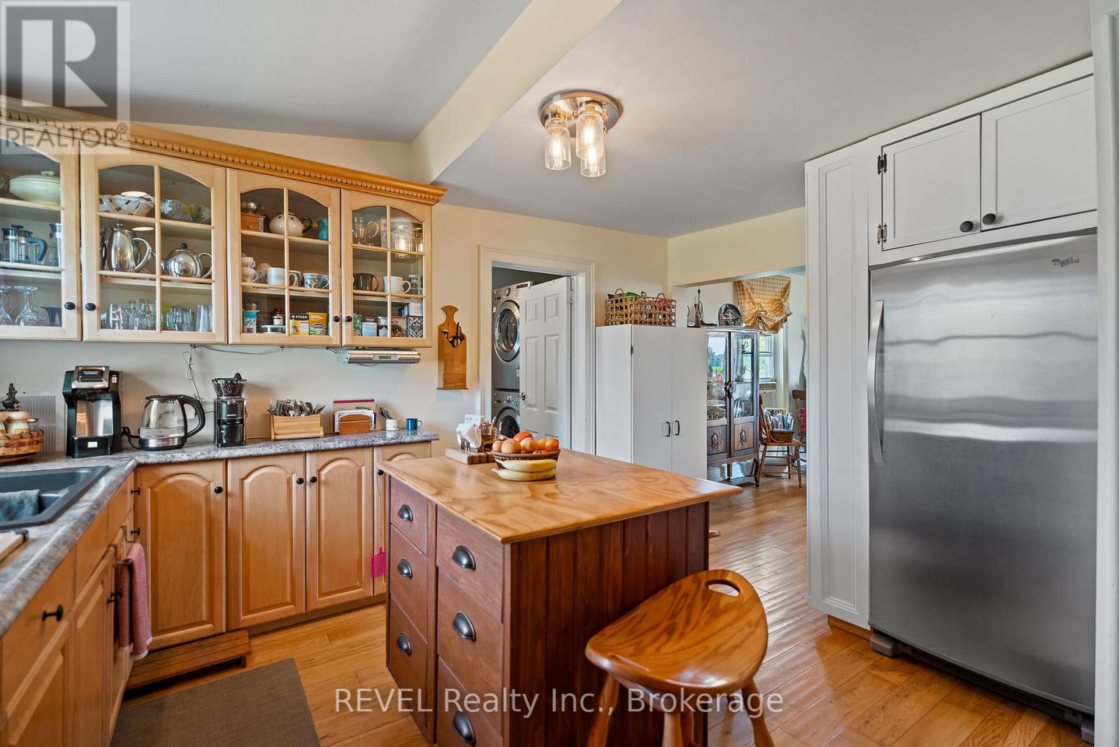 1555 Merrittville Highway, Thorold (Hurricane/merrittville), Ontario  L3B 5N5 - Photo 4 - X12517348