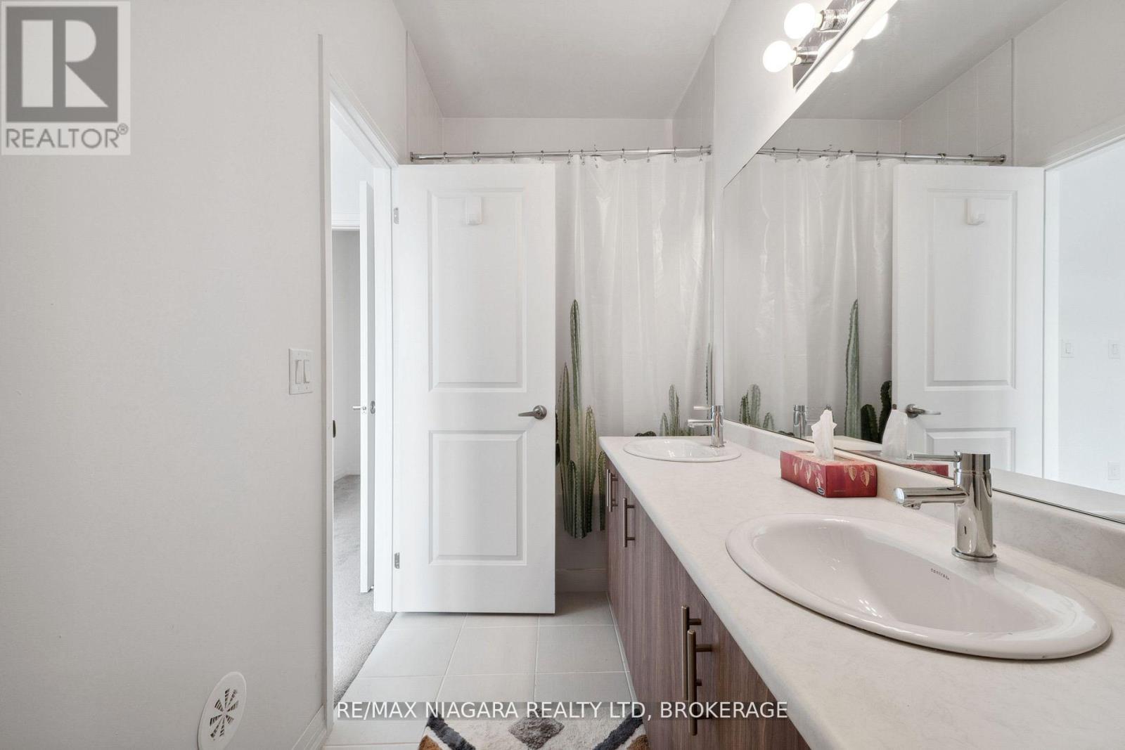 2 Sidney Rose Common N, St. Catharines, Ontario L2T 0B3 - Photo 14 - X12517386