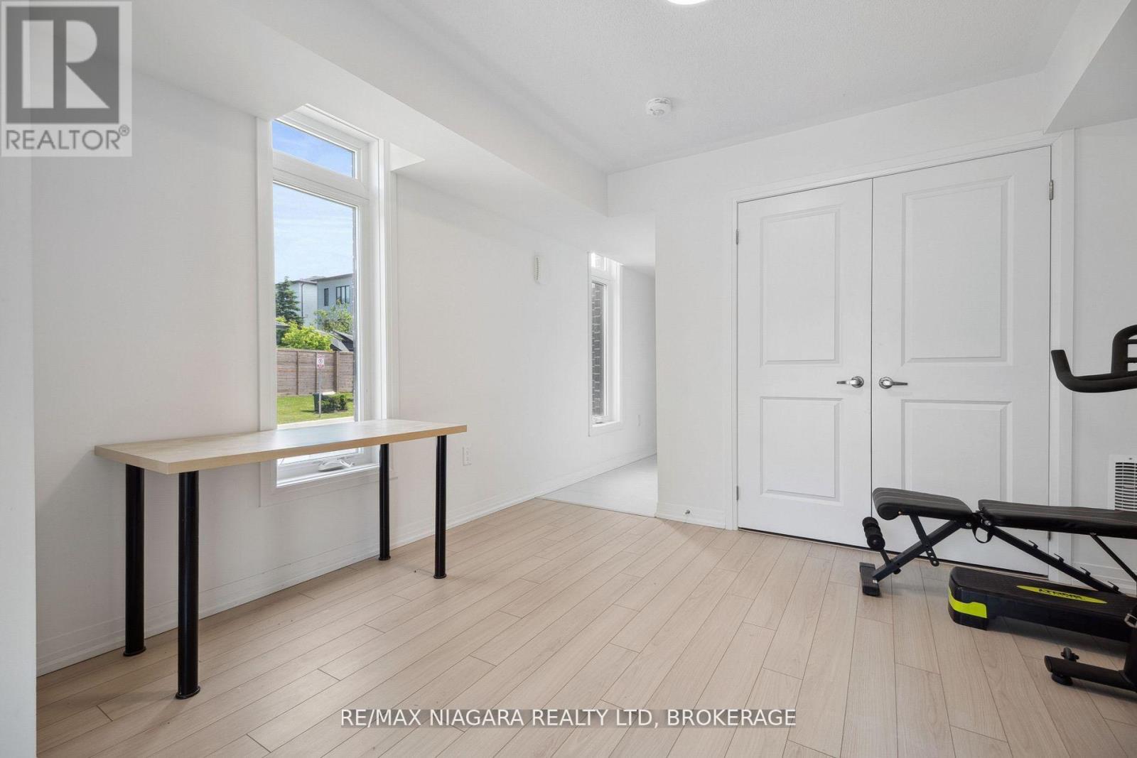 2 Sidney Rose Common N, St. Catharines, Ontario L2T 0B3 - Photo 4 - X12517386