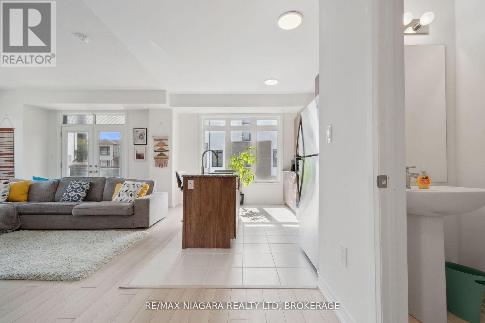 2 Sidney Rose Common N, St. Catharines, Ontario L2T 0B3 - Photo 5 - X12517386