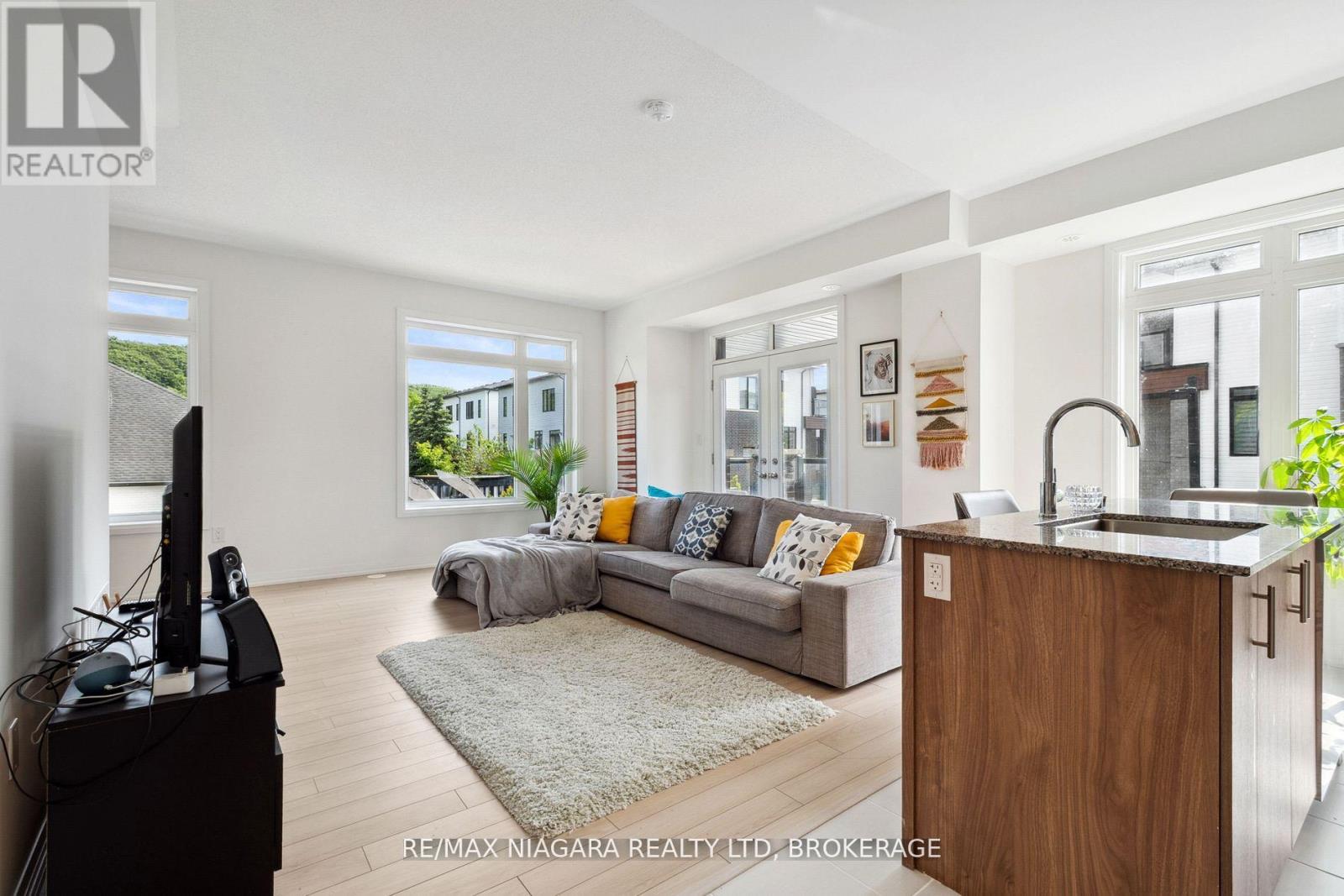 2 Sidney Rose Common N, St. Catharines, Ontario L2T 0B3 - Photo 8 - X12517386