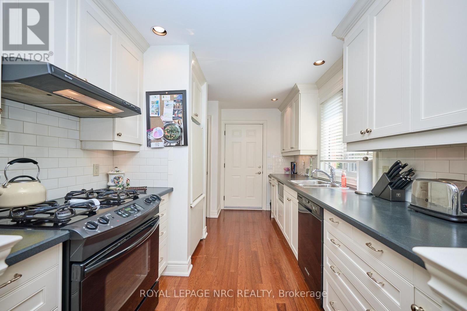 330 John Street W, Niagara-On-The-Lake, Ontario  L0S 1J0 - Photo 17 - X12517464