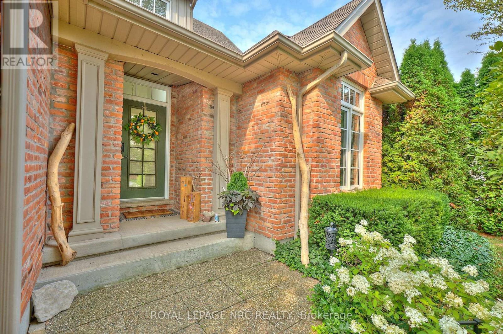 330 John Street W, Niagara-On-The-Lake, Ontario  L0S 1J0 - Photo 4 - X12517464