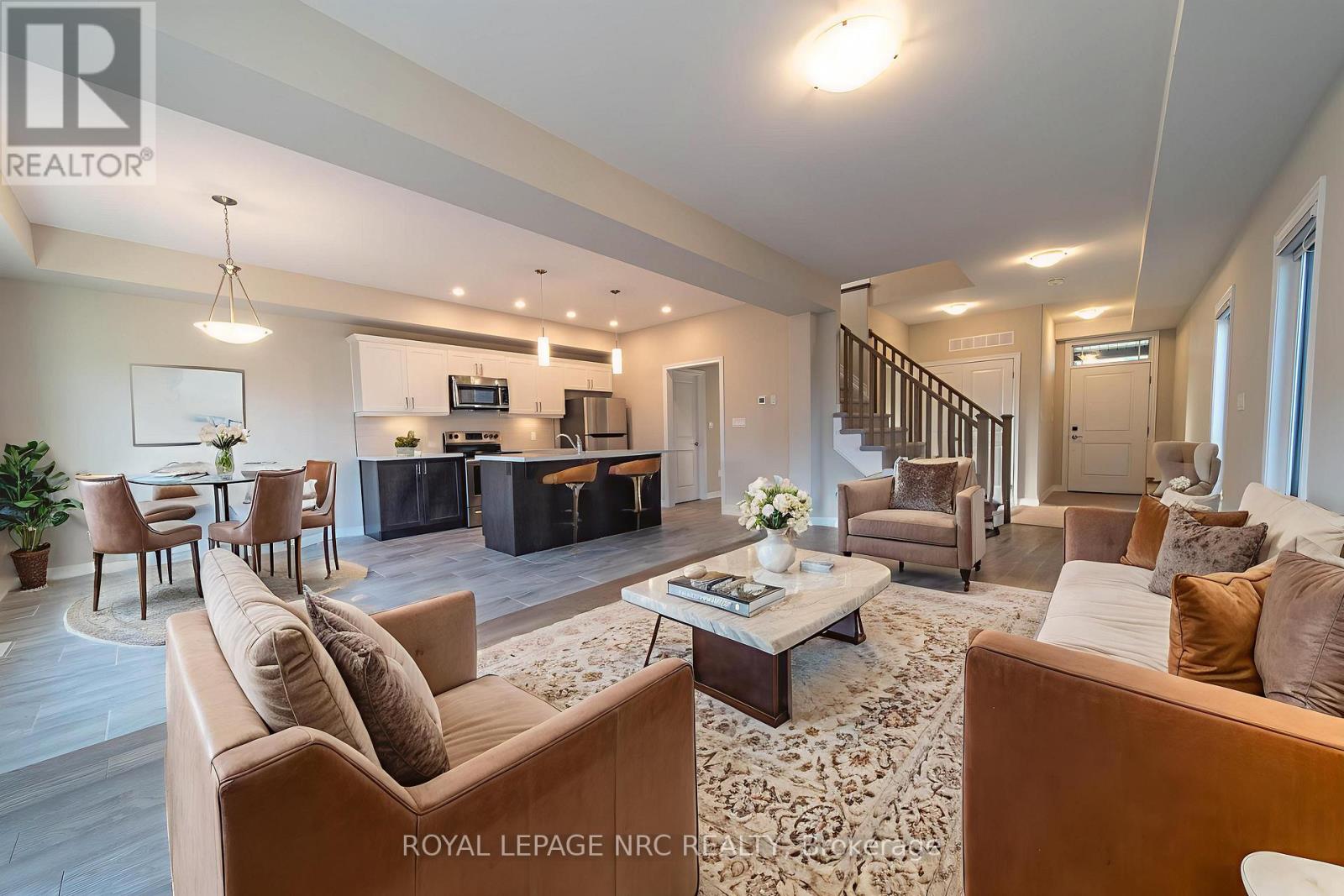 1217 Uppers Lane, Thorold, Ontario  L0S 1A0 - Photo 2 - X12517480