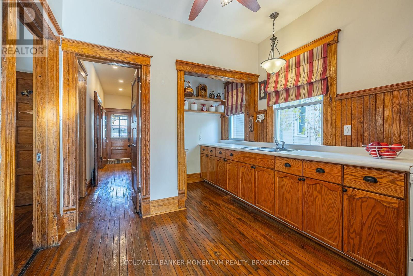 34 Almond Street, St. Catharines (Secord Woods), Ontario  L2T 1E9 - Photo 17 - X12517484