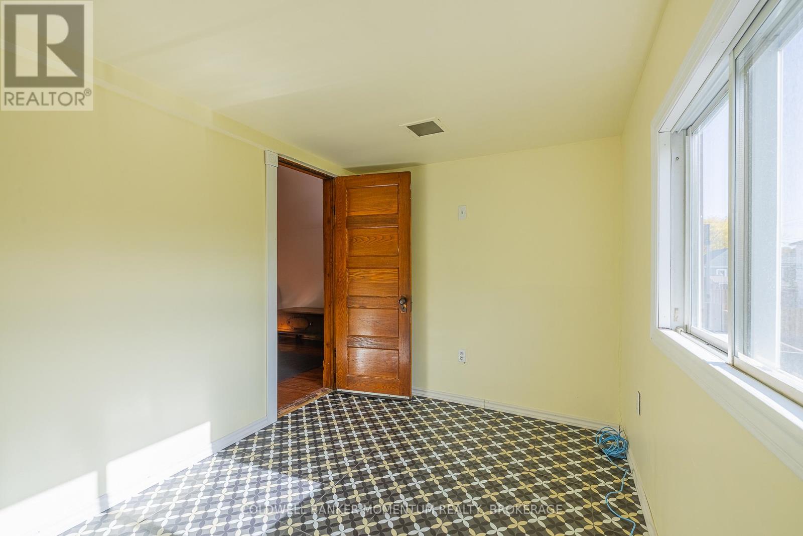 34 Almond Street, St. Catharines (Secord Woods), Ontario  L2T 1E9 - Photo 32 - X12517484